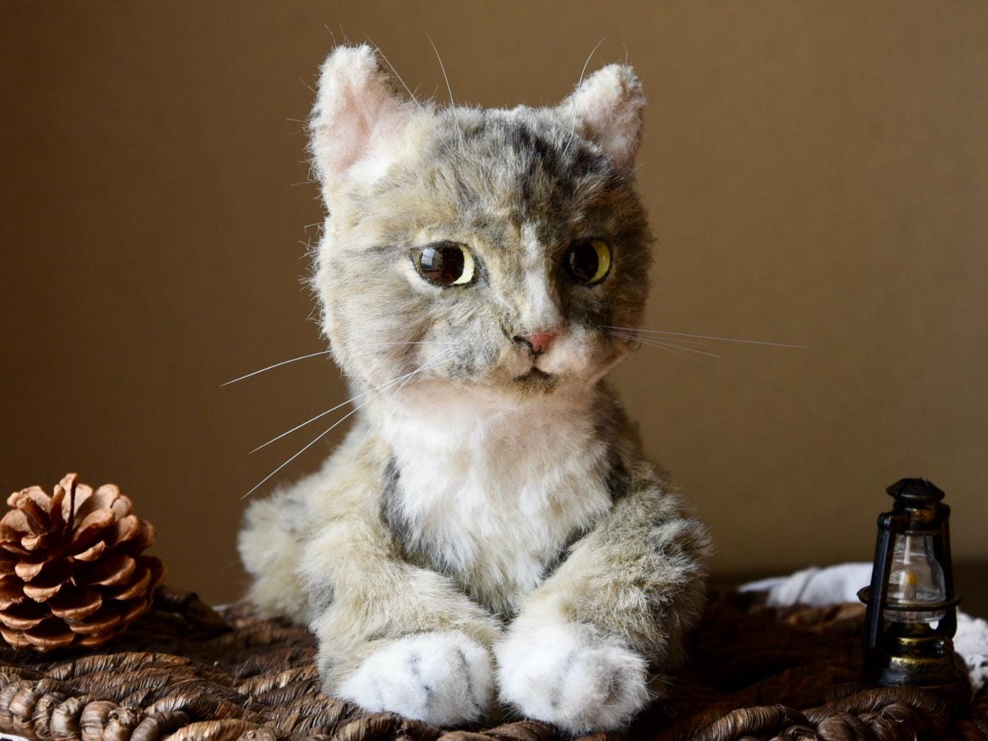 Réplica de gato de peluche personalizada, foto de mascota convertida en peluche personalizado, perro de casa de muñecas hecho a mano con limpiapipas, peluche personalizado para mascota conmemorativo - 2