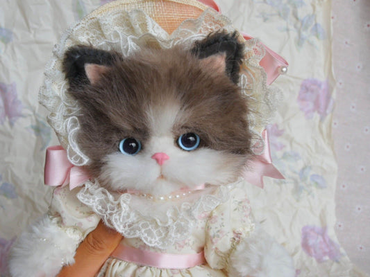 Muñeco de gato Ragdoll hecho a mano, bailarina gata, muñeca OOAK, muñeca de arte articulada, peluche de gato personalizado, regalo para amantes de las mascotas.