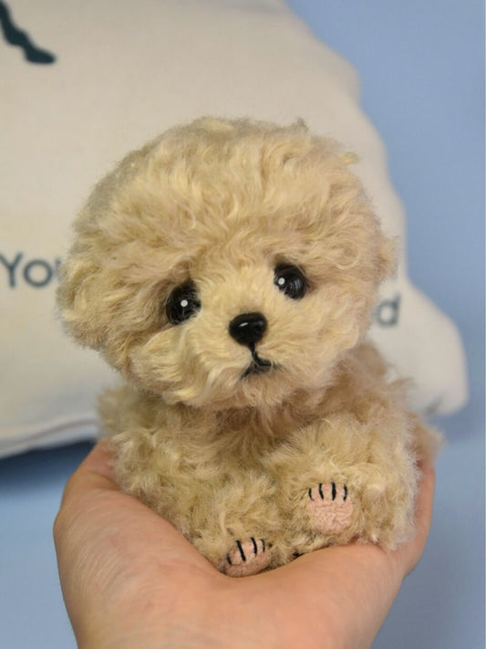 Caniche de mantequilla - Peluche personalizado - Oso de peluche de artista - Muñeco de caniche de peluche hecho a mano - Perro de peluche realista - Muñeco coleccionable articulado - Compañero tierno