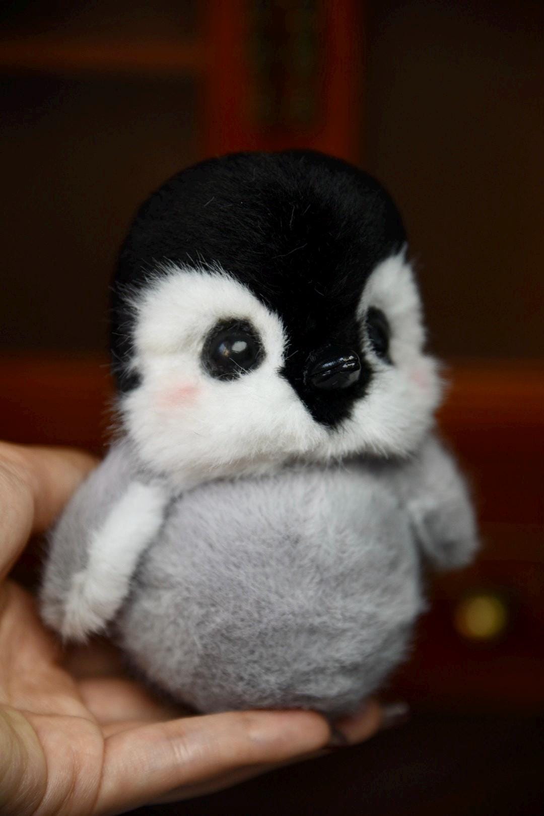 Muñeco de pingüino de peluche hecho a mano, color personalizado, muñeco articulado coleccionable, divertido, animales de peluche realistas, regalos de Navidad - 1