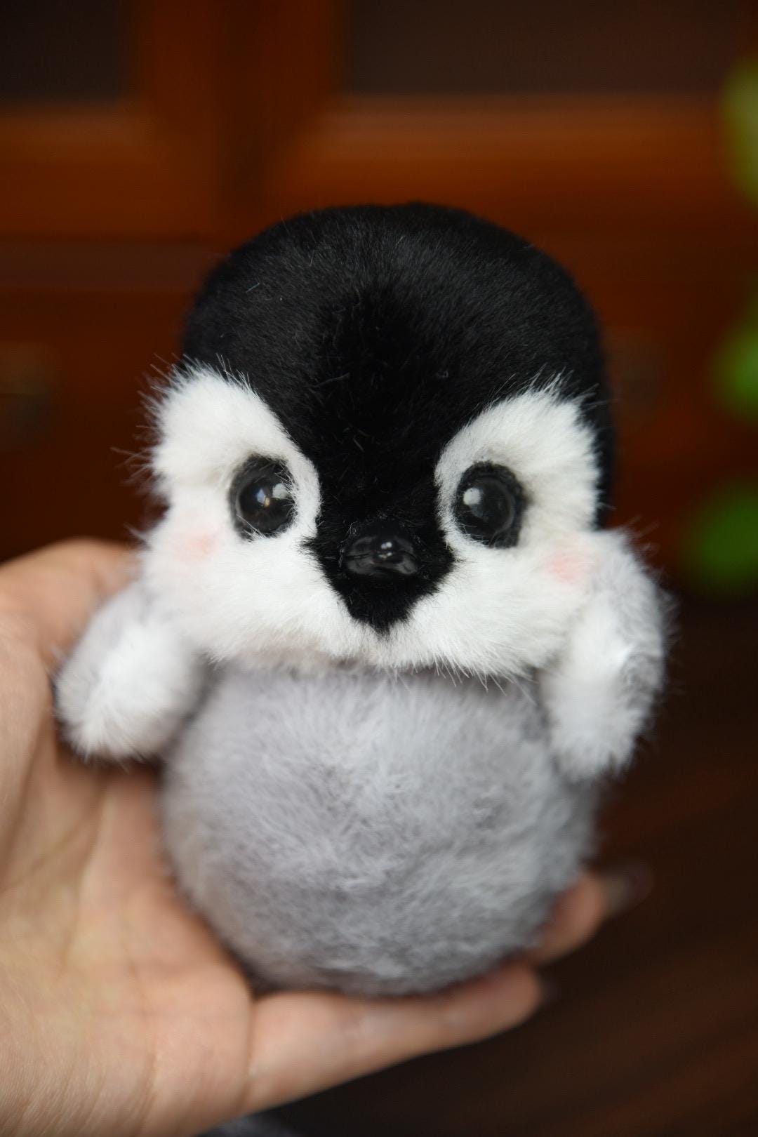 Muñeco de pingüino de peluche hecho a mano, color personalizado, muñeco articulado coleccionable, divertido, animales de peluche realistas, regalos de Navidad - 1