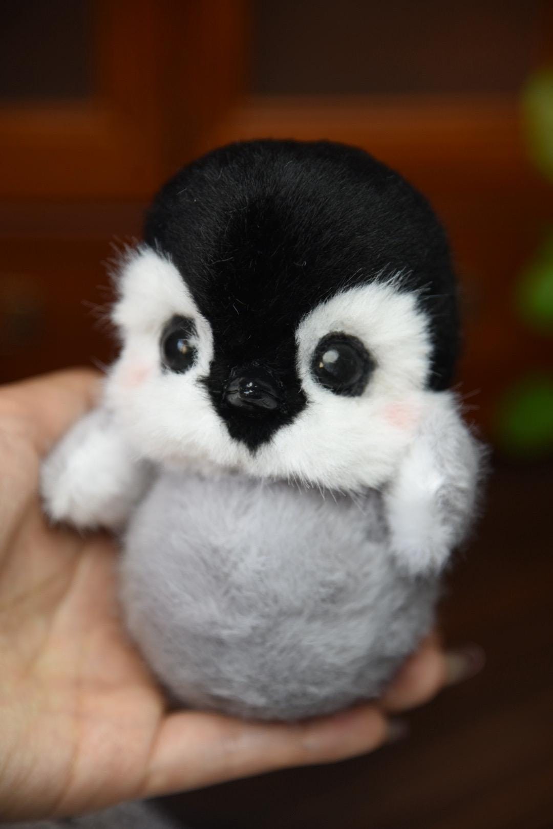 Muñeco de pingüino de peluche hecho a mano, color personalizado, muñeco articulado coleccionable, divertido, animales de peluche realistas, regalos de Navidad - 1